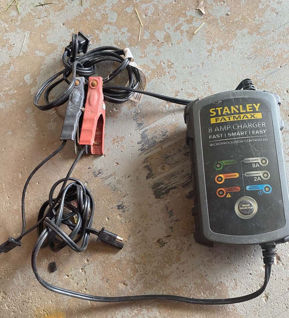 98 Sea Ray 260 BR Bow Rider Boat Stanley Fatmax 8 amp 2A 8A battery charger